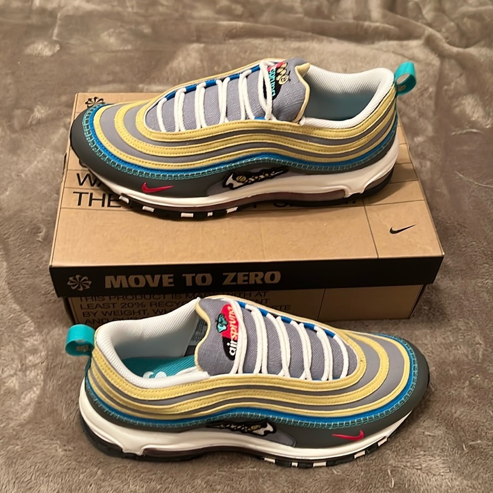 New mens size 10.5 Nike Air Max 97 SE Airsprung. Limited Edition